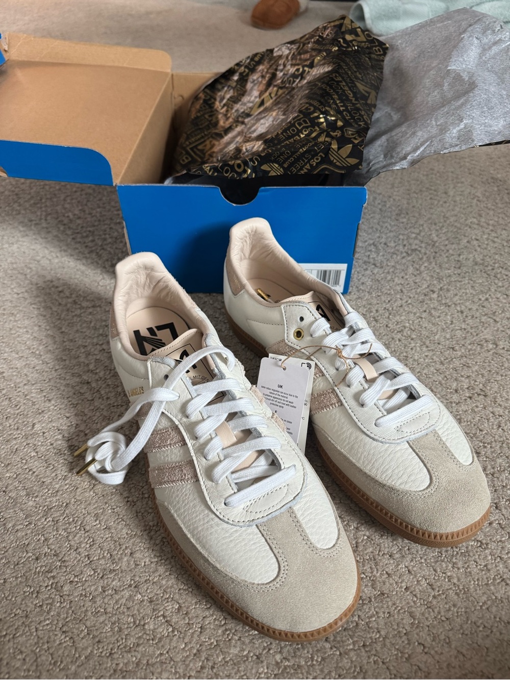 LAFC Adidas Men's White and Beige Low-Profile Sneakers - Ltd Edition
